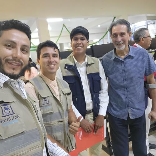 100 Condominio privado Laguna Azul.